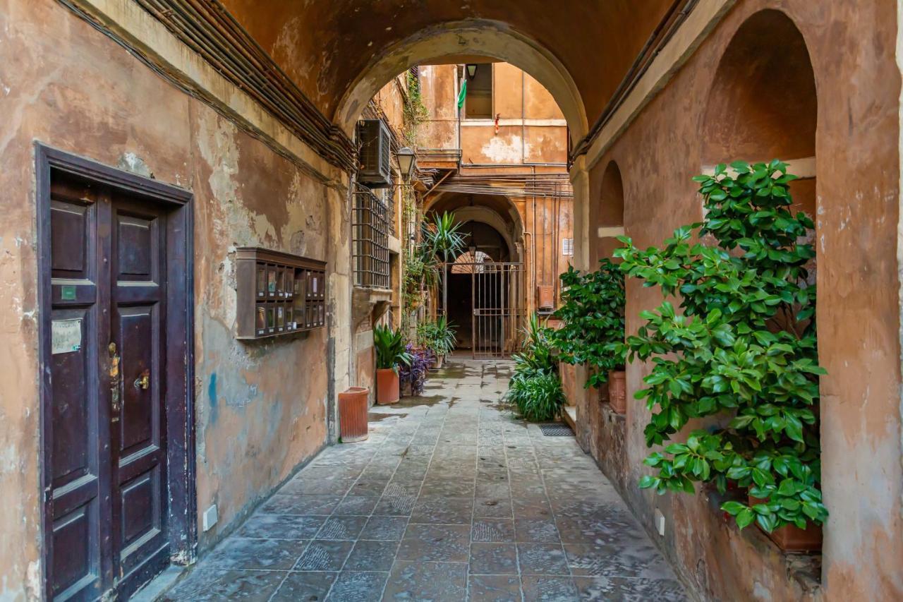 Апартаменти Al Cortile Del Moro Рим Екстер'єр фото