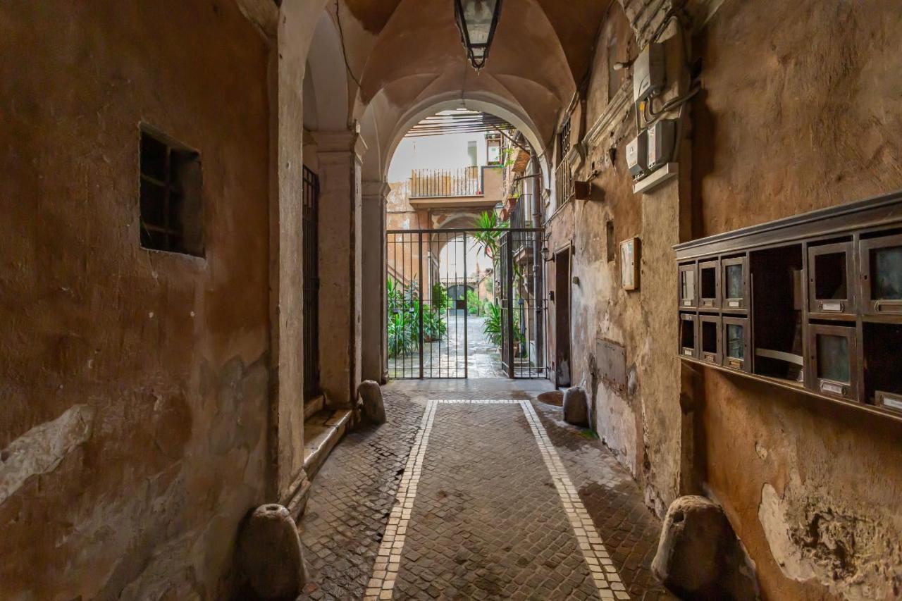 Апартаменти Al Cortile Del Moro Рим Екстер'єр фото