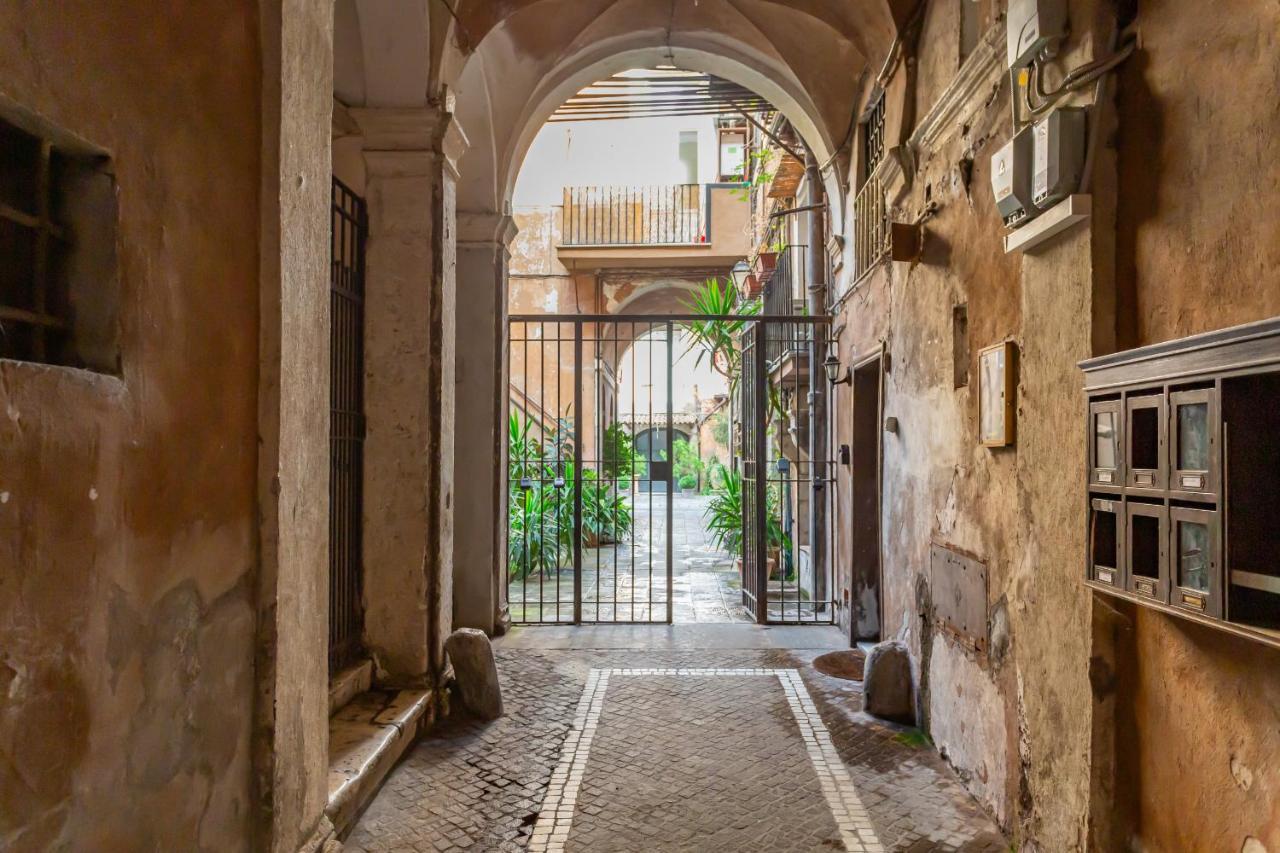 Апартаменти Al Cortile Del Moro Рим Екстер'єр фото