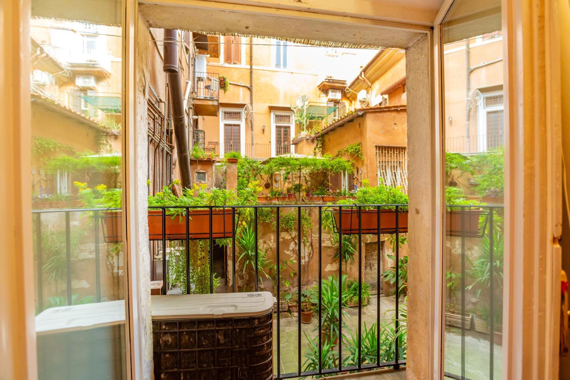 Апартаменти Al Cortile Del Moro Рим Екстер'єр фото